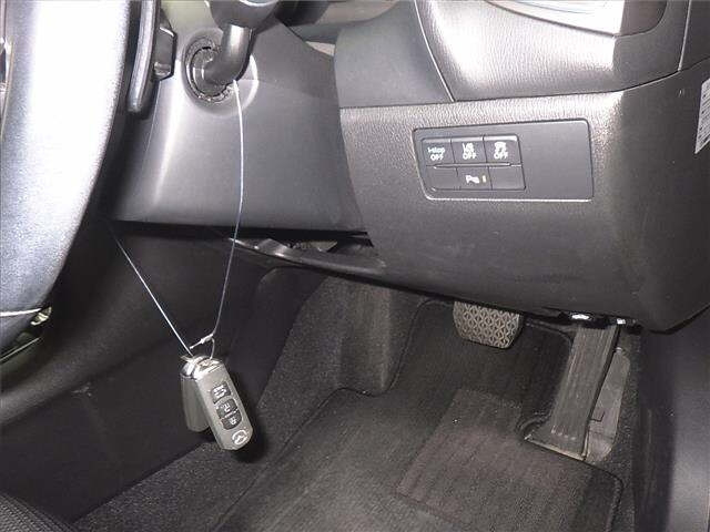 MAZDA AXELA 2016