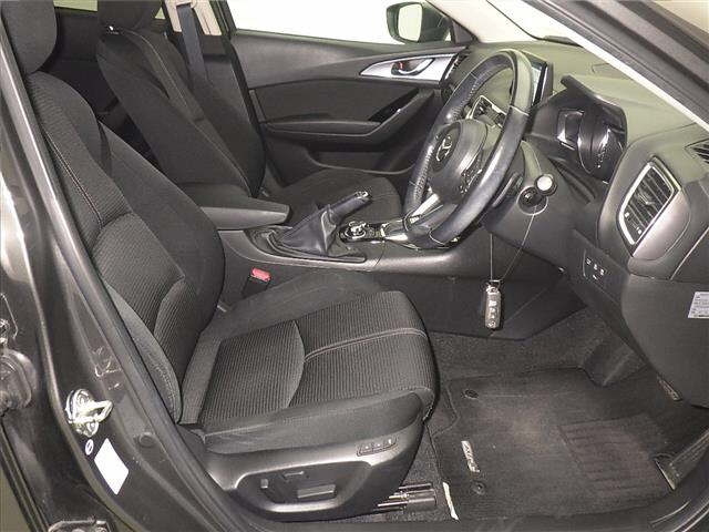 MAZDA AXELA 2016