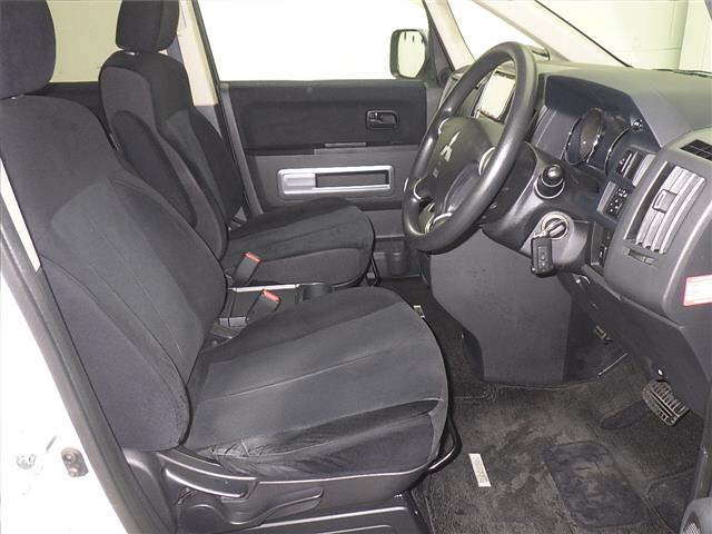 MITSUBISHI DELICA D5 2010