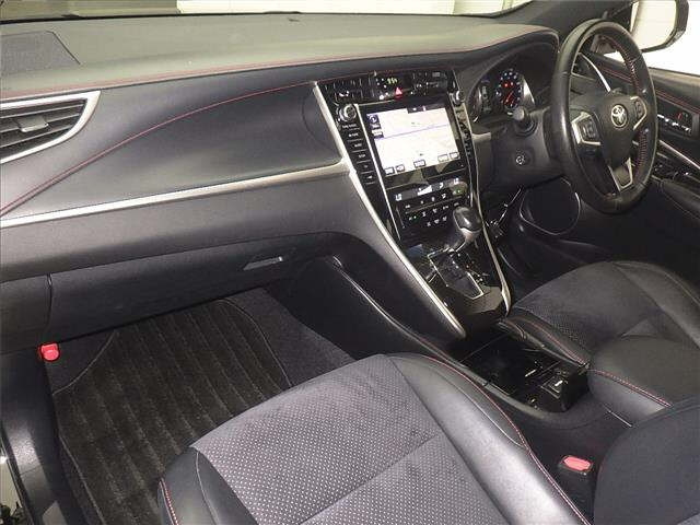 TOYOTA HARRIER 2018