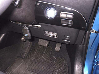 TOYOTA PRIUS 2019
