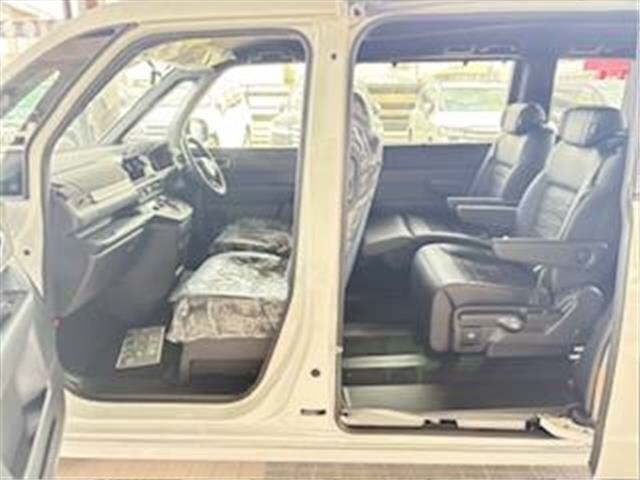 HONDA STEP WAGON 2025