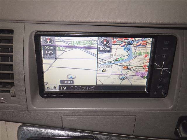 TOYOTA ISIS 2010