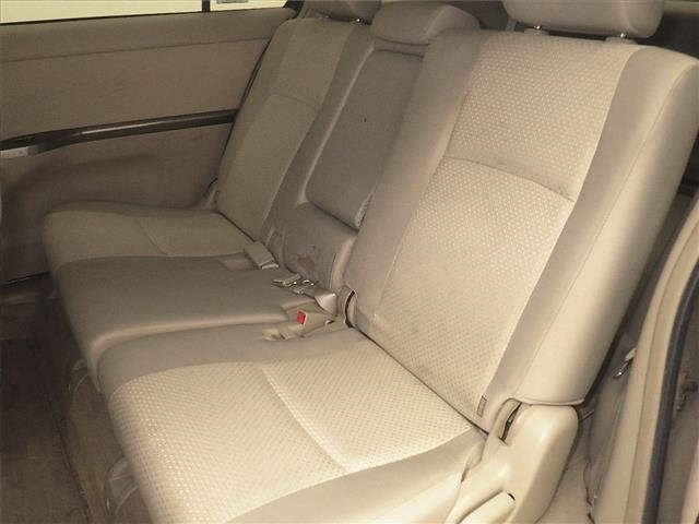 TOYOTA ISIS 2010