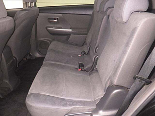 TOYOTA PRIUS ALPHA 2012