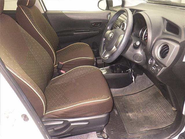 TOYOTA VITZ 2012