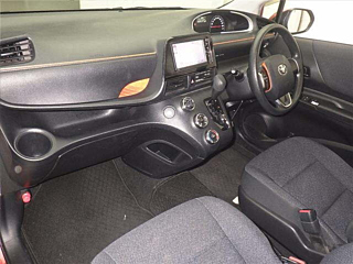 TOYOTA SIENTA 2016