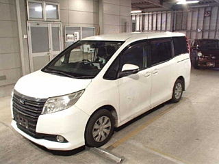 TOYOTA NOAH 2016