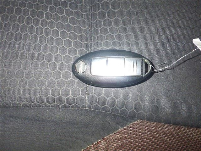 NISSAN JUKE 2012