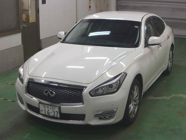 NISSAN FUGA 2015