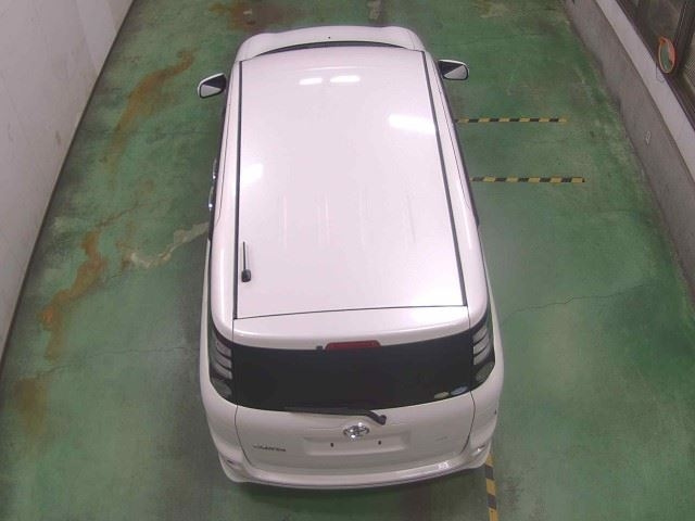 TOYOTA SIENTA 2010