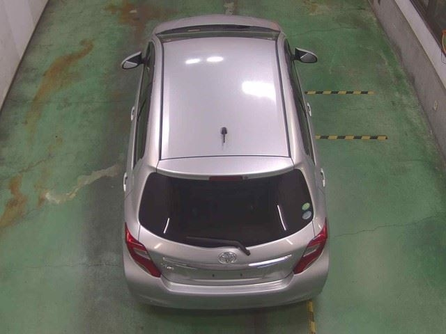 TOYOTA VITZ 2014