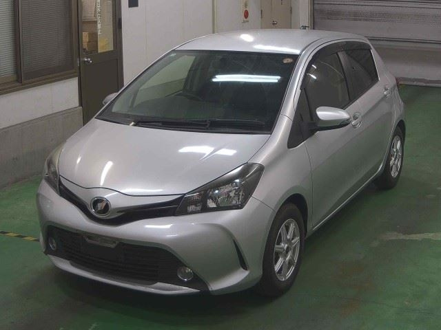 TOYOTA VITZ 2014