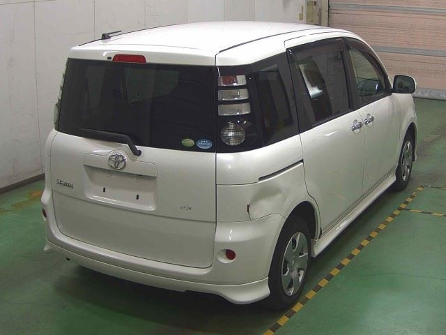 TOYOTA SIENTA 2010