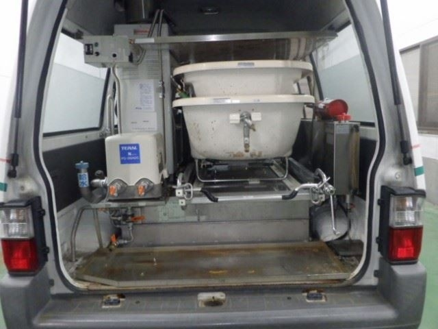 MAZDA BONGO VAN 2011