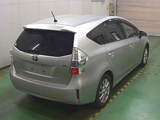 TOYOTA PRIUS ALPHA 2013