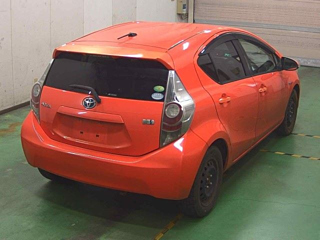 TOYOTA AQUA 2011