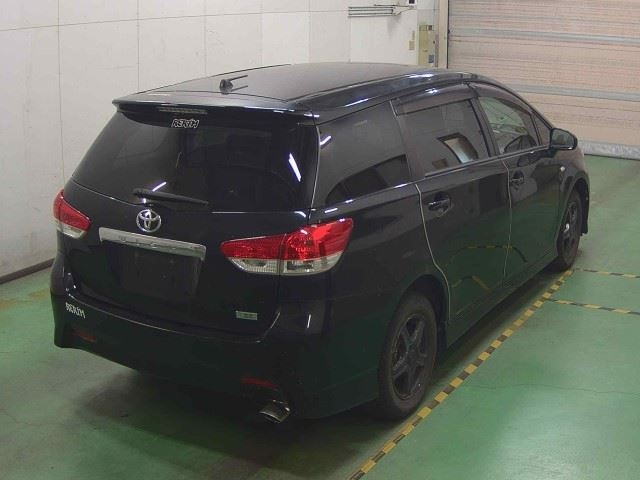 TOYOTA WISH 2010