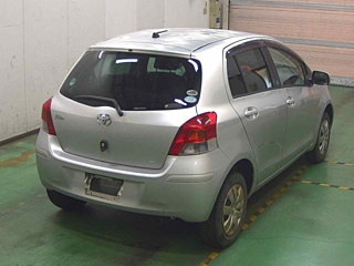 TOYOTA VITZ 2010