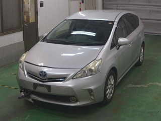 TOYOTA PRIUS ALPHA 2013