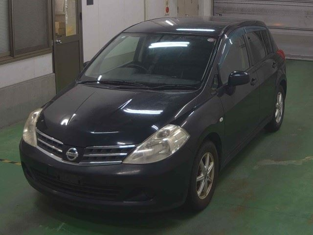 NISSAN TIIDA 2010