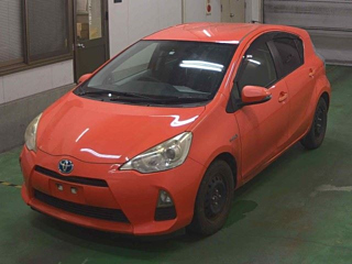 TOYOTA AQUA 2011