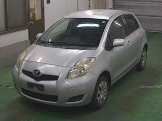 TOYOTA VITZ 2010
