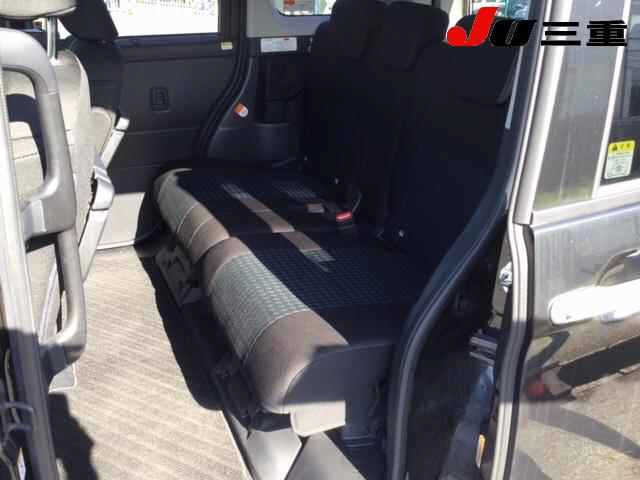 TOYOTA ROOMY 2023