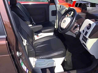 TOYOTA PORTE 2013