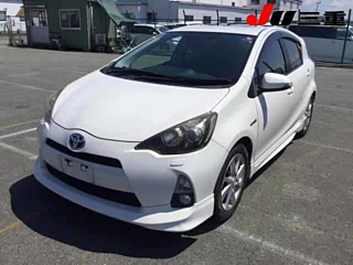 TOYOTA AQUA 2013