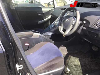 TOYOTA PRIUS 2013