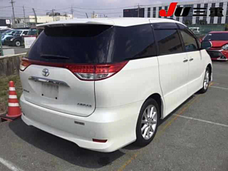 TOYOTA ESTIMA 2010