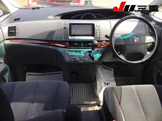 TOYOTA ESTIMA 2010