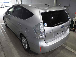 TOYOTA PRIUS ALPHA 2012