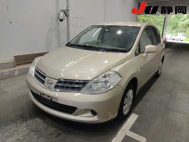 NISSAN TIIDA 2010