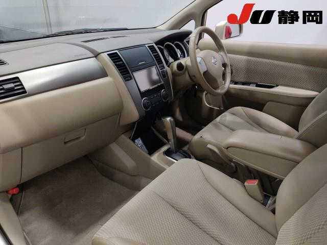 NISSAN TIIDA 2010