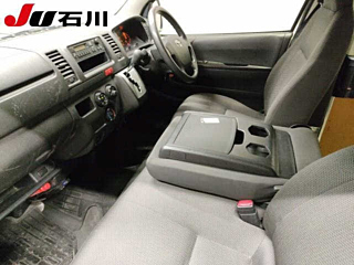 TOYOTA HIACE VAN 2017