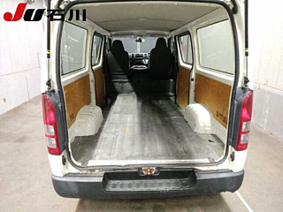TOYOTA HIACE VAN 2017