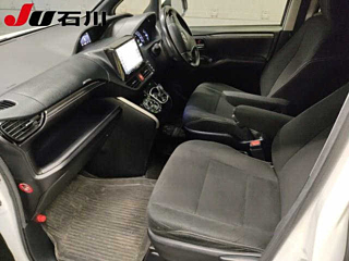 TOYOTA ESQUIRE 2016