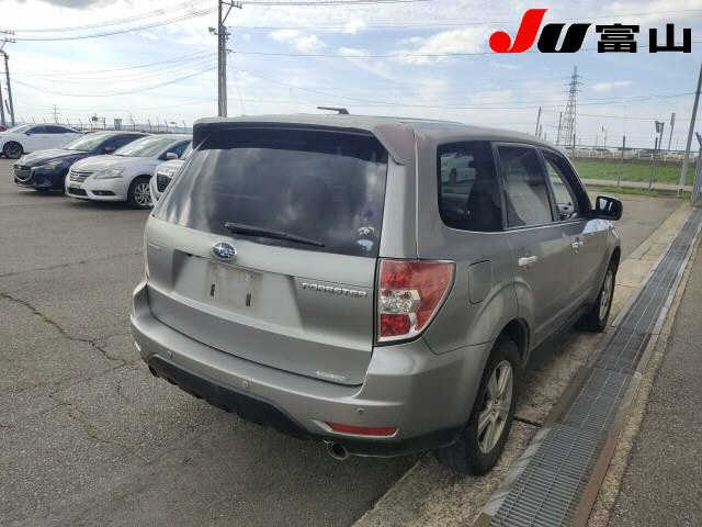 SUBARU FORESTER 2011