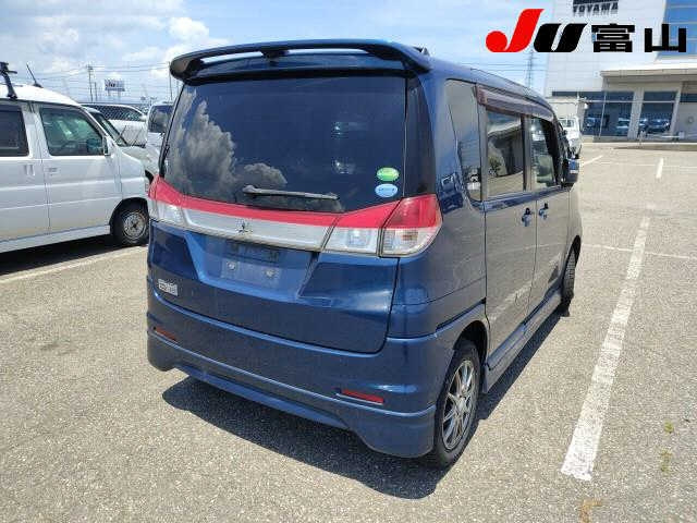 MITSUBISHI DELICA D2 2012