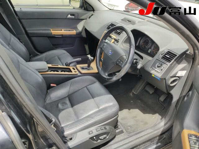 VOLVO V40 2012