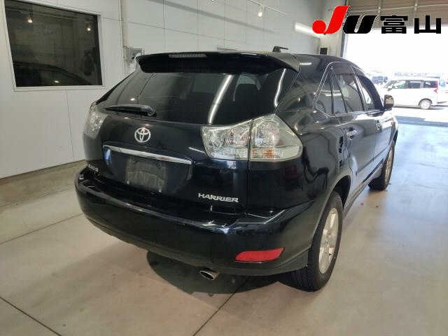 TOYOTA HARRIER 2010