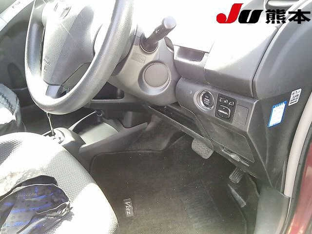 TOYOTA VITZ 2010