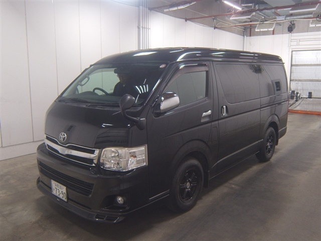 TOYOTA HIACE 2010