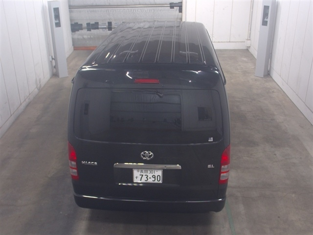 TOYOTA HIACE 2010