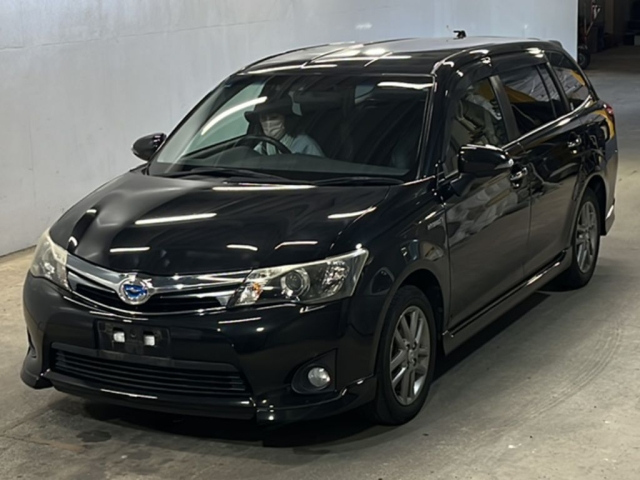 TOYOTA COROLLA FIELDER 2013