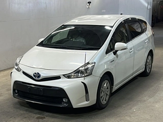 TOYOTA PRIUS ALPHA 2015