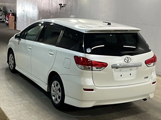 TOYOTA WISH 2010