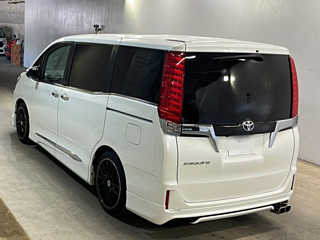 TOYOTA ESQUIRE 2017